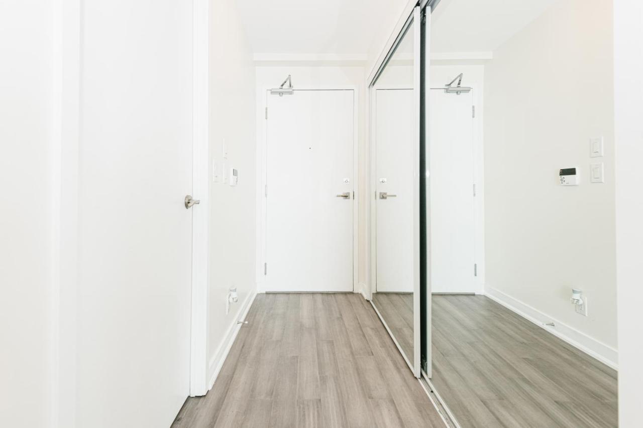 Beautiful Luxurious Modern Condo With Breathtaking Views Toronto Eksteriør billede